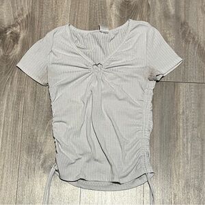 No Boundaries Light Gray Ruched Short Sleeve Top